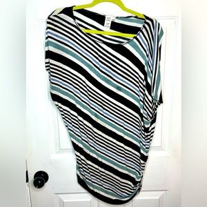 Asymmetrical size L,black/green/light/blue & white long, short sleeve blouse